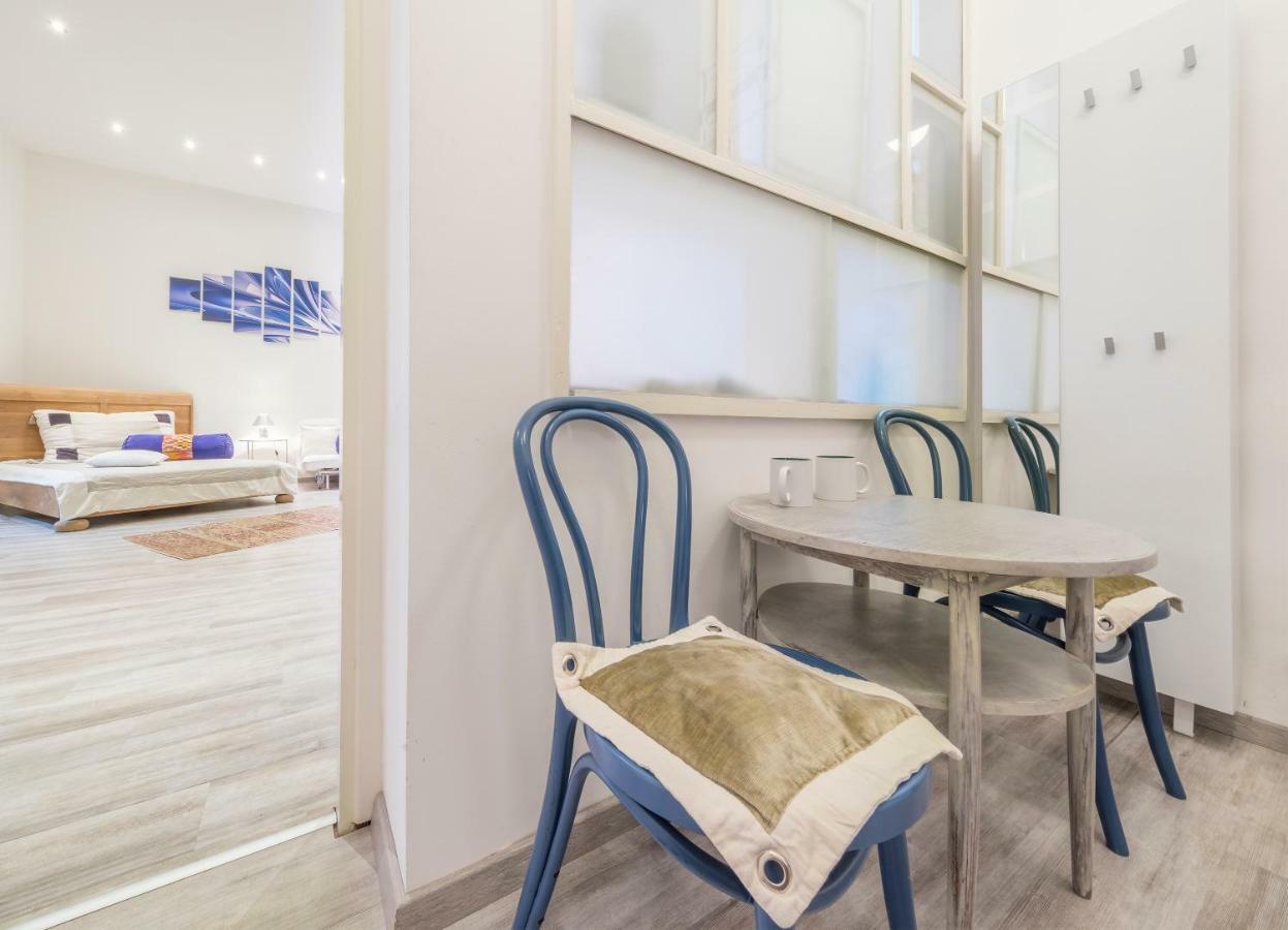 Atlanta Apartment Is In The Heart Of บูดาเปสต์ ภายนอก รูปภาพ